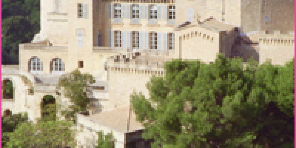 La vie de château en Provence au Château de la Barben